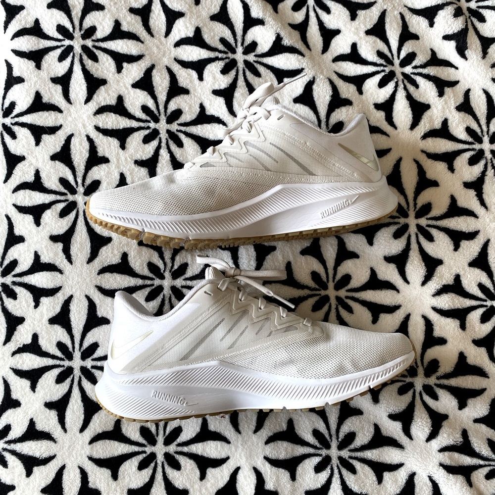 Nike Quest 3 running shoes in off white